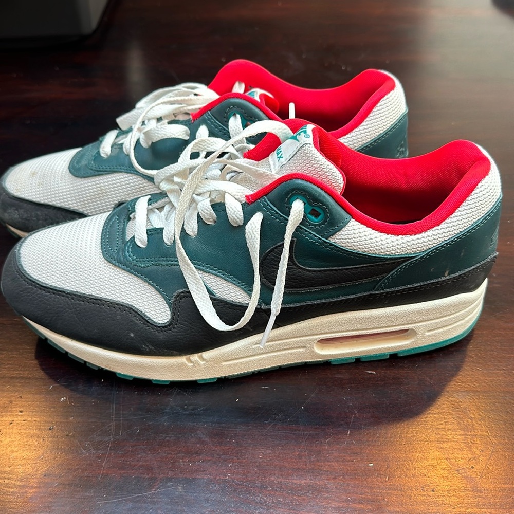 Nike Air Max 1 Lebron James Liverpool FC Green Sneaker, Size 11 FB8914-100